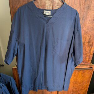 All Star scrubs top size XL